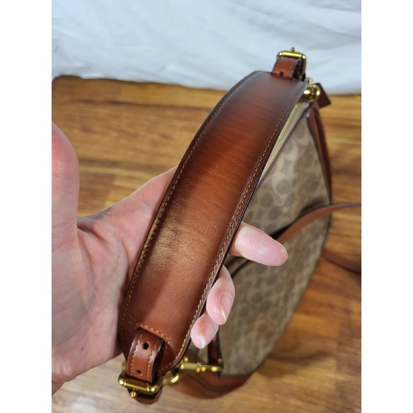 Coach Sutton Hobo 38580 Bag in Signature Canvas & Leather 2019 - Picture 8 of 11